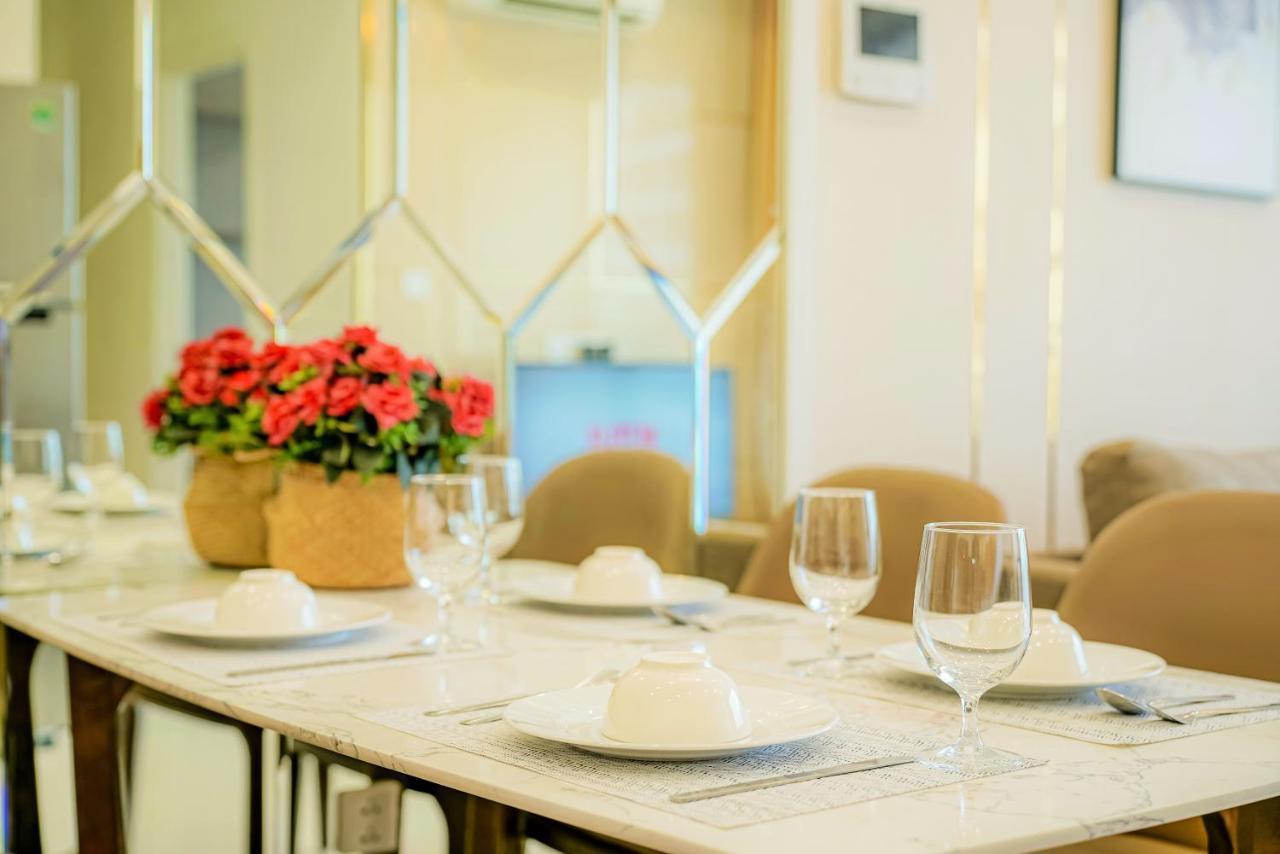 Sojo Lumiere Aparts - Terra Royal, Luxury And Central Spot 호치민 외부 사진